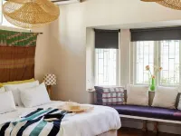 The Big - Luxury Backpackers Hotels near Green Point