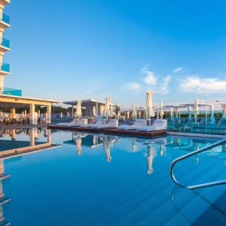 The Blue Ivy Hotel & Suites