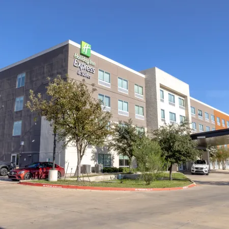 Holiday Inn Express & Suites DALLAS NORTHEAST - ARBORETUM by IHG Отели рядом с достопримечательностью «Дендрарий Далласа»