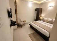 Sada Shiv Guest House ,3 Star Hotel Near Kashi Vishwanath Temple and Dashashwamedh Ghat with Parking - Pensionat