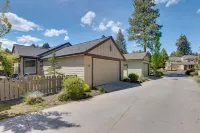 Bend Home: Office, Garage, Parks, Seasonal Pool! - Homestays