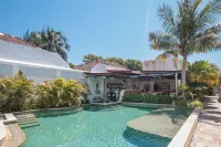 Quma Boutique Hotel - Adults Only - Infinity Pools