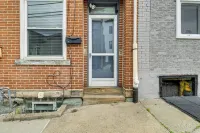 Walkable Lawrenceville Townhome w/ Private Patio! - Condos