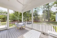 Spacious Lake House Retreat With Game Room, Theater Room, Fire pit and Boat Slip - 4-Star