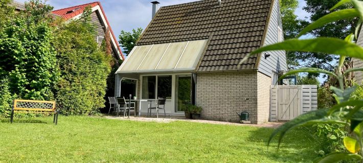 Holiday House Viktoria at Lake Lauwersmeer Hotels in Anjum