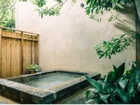Gosoku No Kutsu - Hot Springs
