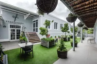 Franschhoek Boutique Hotel - Lion Roars Hotels & Lodges - Pysäköinti