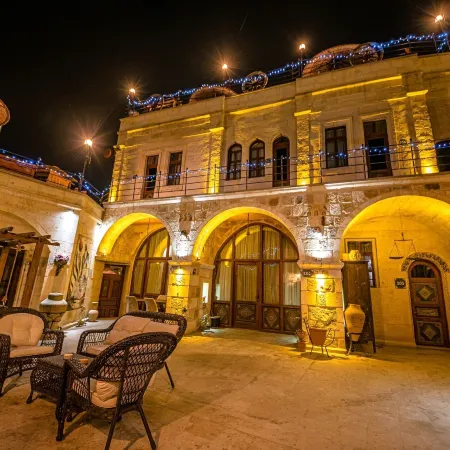Capp Royal Cave Hotel