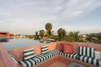 Laiva Artwalk - Rooftop Pools
