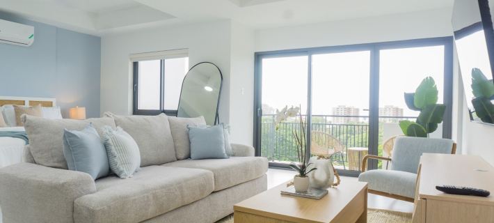 Sol a 6th-Floor High-Rise Studio Panoramic Ocean Views Walk to Town Hotels in Ocho Rios