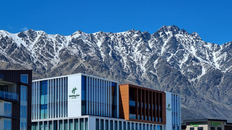 Holiday Inn QUEENSTOWN REMARKABLES PARK by IHG