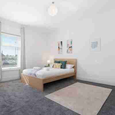 4BR on Durham Road Perfect For Large Groups Rooms