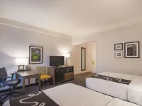 La Quinta Inn & Suites by Wyndham Oklahoma City - NW Expwy Hotels near Coronado Square
