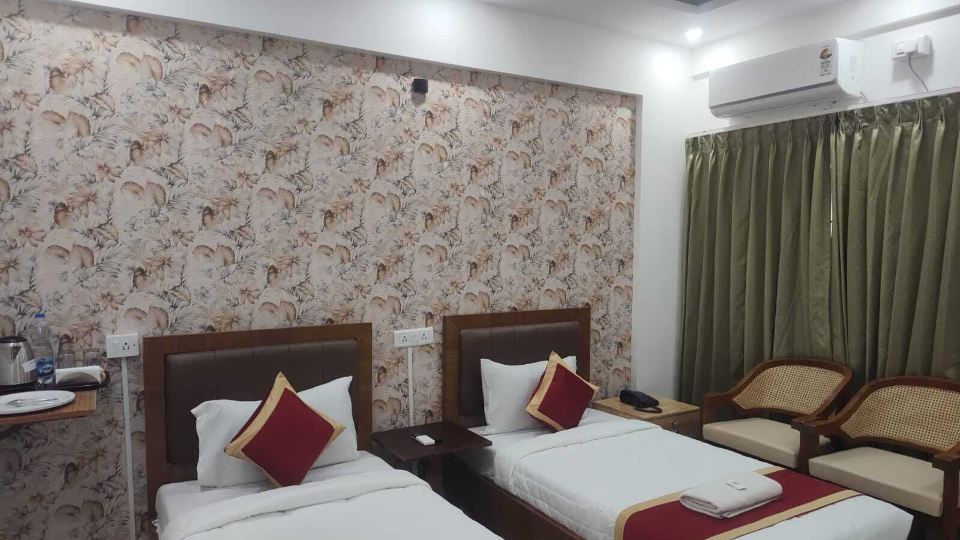 Pph Living Sri Sai Comforts