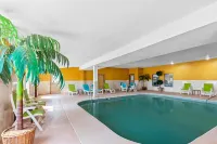 Quality Inn Litchfield Route 66 - Pools