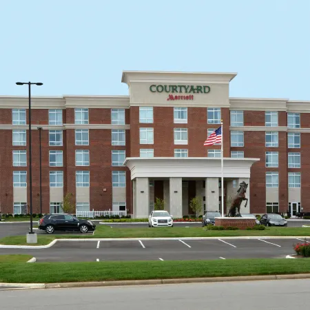 Courtyard Youngstown Canfield