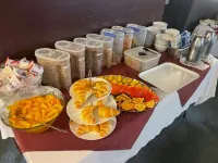 Pine Tree Motel - breakfast