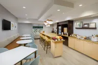 曼徹斯特波士頓地區機場TownePlace Suites飯店 - 停車場
