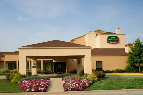 Courtyard Indianapolis Airport - Airport Shuttle