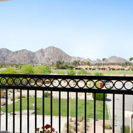 Embassy Suites by Hilton la Quinta Hotel & Spa