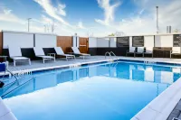 TownePlace Suites Canton Riverstone Parkway - parking