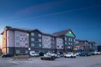 Sandman Hotel Oakville - parking