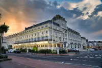 St George's Hotel - Llandudno - parking