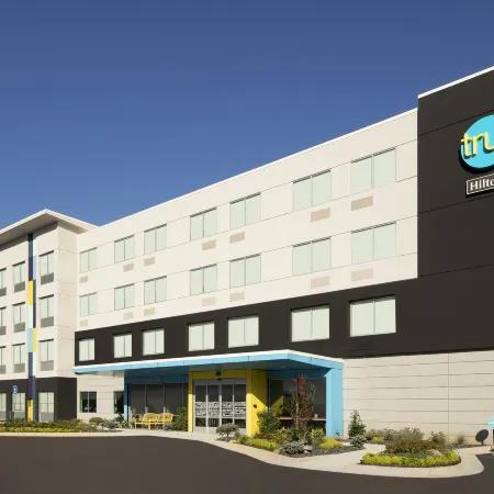 Tru by Hilton McDonough, GA