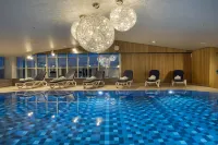 Maritim Hotel München - Pools