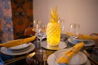2 Bed Refurbished apartment/ Parking/ Pet Friendly - Hot Tub