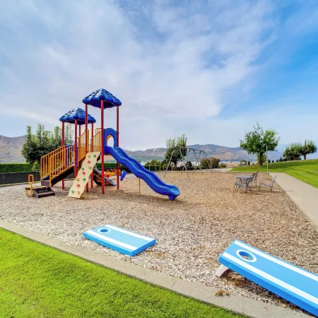 Waterfront Resort Condo w/ Scenic Views in Chelan!