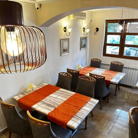 Central Hotel & Restaurant