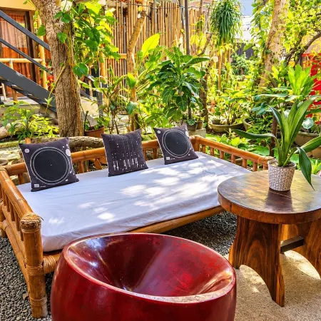 Lazy Dog Bed & Breakfast