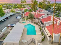 Stylish Chandler Stay - 2 King Beds, 2 Baths! - 4-Star