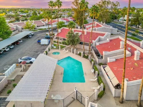 Stylish Chandler Stay - 2 King Beds, 2 Baths! - 4-Star