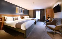 Travelodge Plus Galway - parking