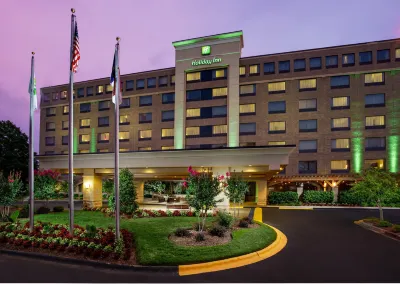 Holiday Inn Charlotte University Hotels near Walgreens