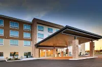 Holiday Inn Express & Suites Findlay North