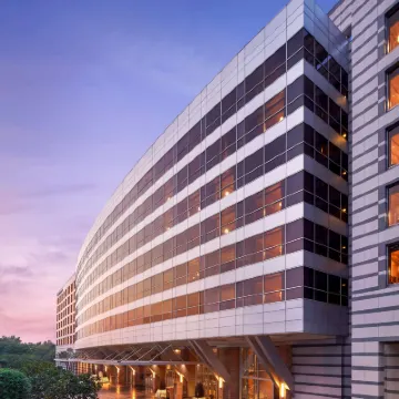 Grand Hyatt Mumbai Hotel and Residences Отели рядом с достопримечательностью «Район трущоб Дхарави»
