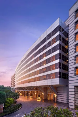 Grand Hyatt Mumbai Hotel and Residences Отели рядом с достопримечательностью «Кэпитал»