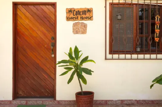 Cancun Guest House 3 Near Ado Bus Terminal and 25 Min from/to Airport by Shuttle