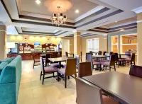 Holiday Inn Express & Suites Lake Elsinore