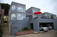 Blue (Blue Road Town Pension) Hotels near Jangsa Station