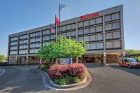 Hilton Knoxville Airport Отели в г. Меривиль