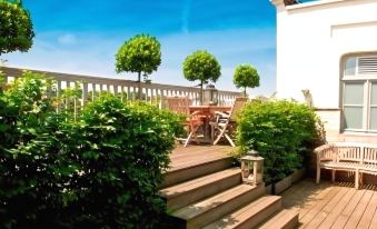 Hotel Bliss - Housity