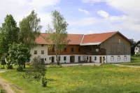 Bernhardhof Schlickenrieder GbR - Pension, Ferienwohnungen Hotels in Valley