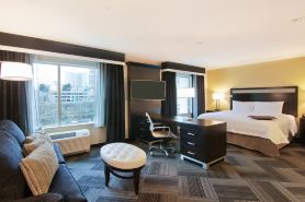 Hampton Inn & Suites Bellevue Downtown-Seattle