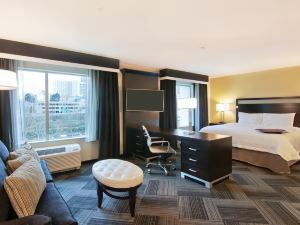 Hampton Inn & Suites Bellevue Downtown-Seattle