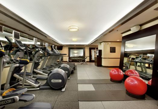 3. 힐튼 오링턴에반..