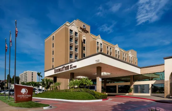 洛杉磯惠蒂爾希爾頓逸林酒店